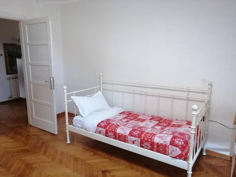 Spacious Attic Apartment Kandler Trieszt Kültér fotó